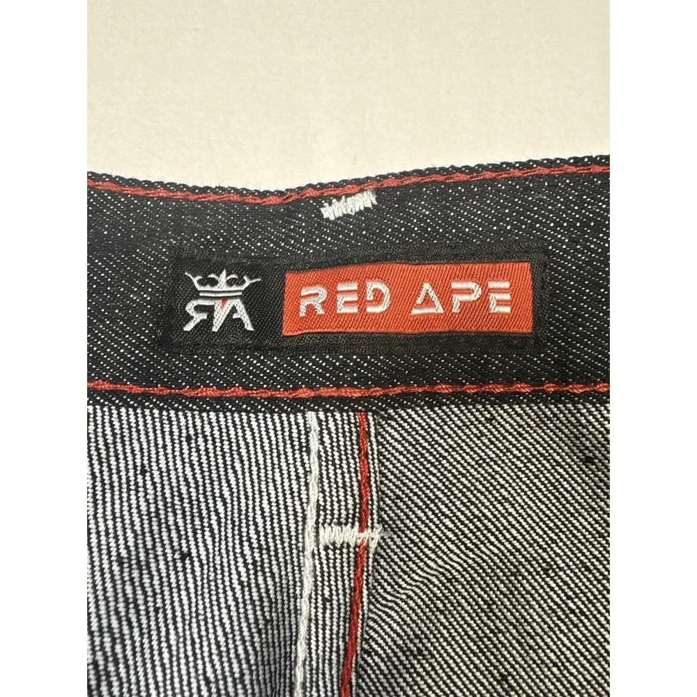 Black red ape